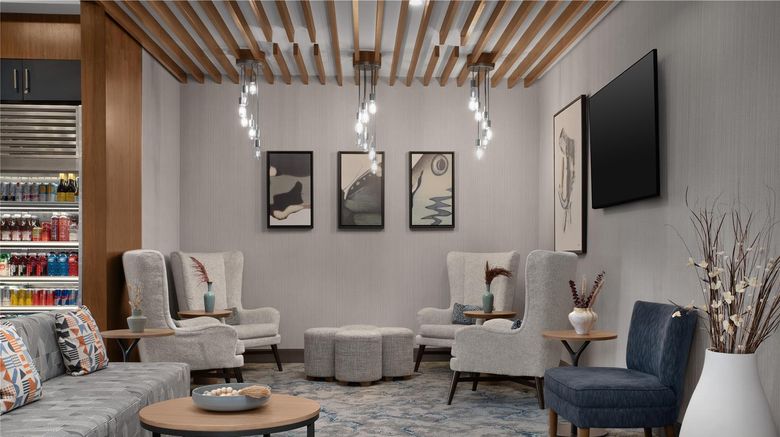 <b>Hilton Garden Inn North Phoenix Lobby</b>. Images powered by <a href="https://iceportal.shijigroup.com/" title="IcePortal" target="_blank">IcePortal</a>.