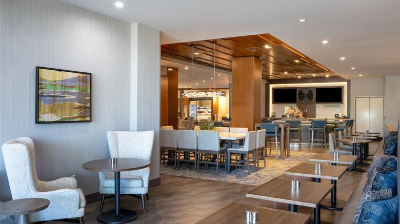 <b>Hilton Garden Inn North Phoenix Restaurant</b>. Images powered by <a href="https://iceportal.shijigroup.com/" title="IcePortal" target="_blank">IcePortal</a>.