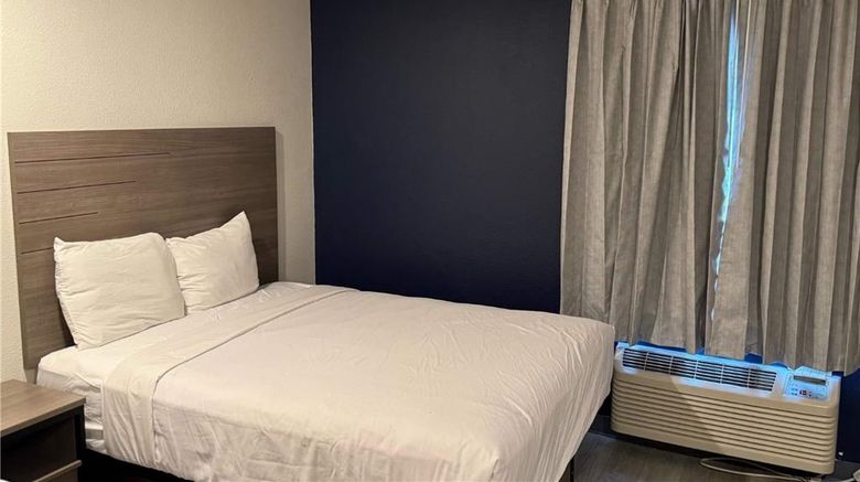<b>Baymont by Wyndham Dickinson Room</b>. Images powered by <a href="https://iceportal.shijigroup.com/" title="IcePortal" target="_blank">IcePortal</a>.