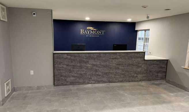 Baymont by Wyndham Dickinson Lobby