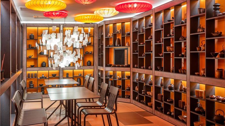 <b>FirstName Toulouse Restaurant</b>. Images powered by <a href="https://iceportal.shijigroup.com/" title="IcePortal" target="_blank">IcePortal</a>.