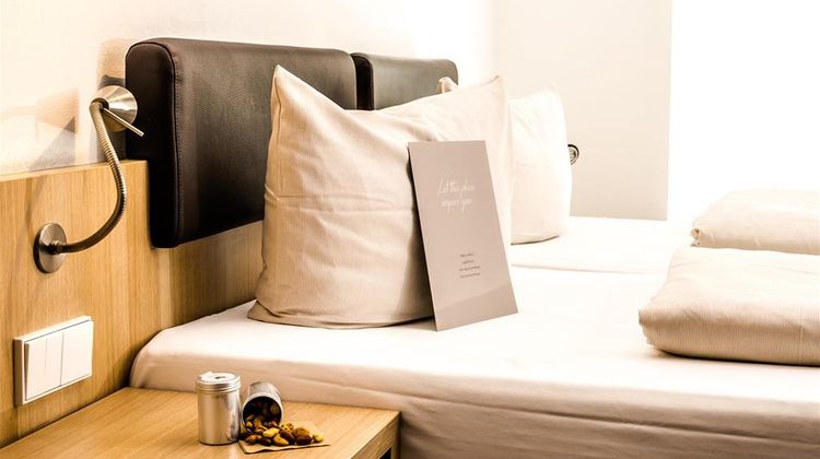 Hotel Hofgut Hohenkarpfen Room
