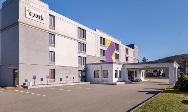 Spark by Hilton Fishkill Exterior