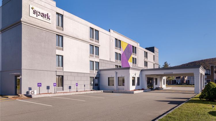 Spark by Hilton Fishkill Exterior