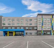 Tru by Hilton Oshawa Exterior
