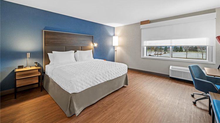 Tru by Hilton Oshawa Room