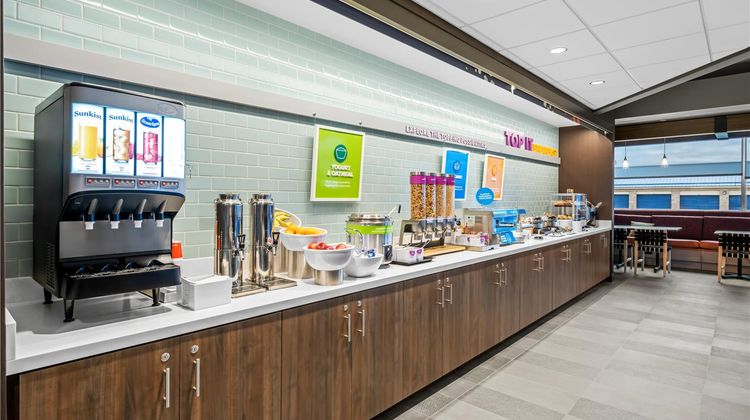 Tru by Hilton Oshawa Restaurant