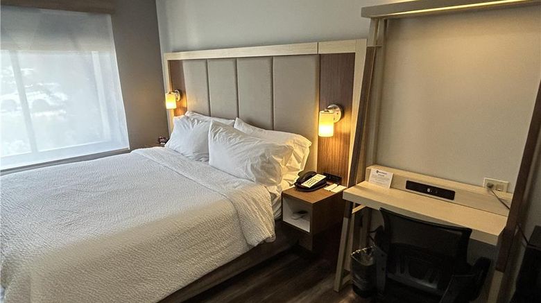 <b>Best Western Roslyn-Long Island Hotel Room</b>. Images powered by <a href="https://iceportal.shijigroup.com/" title="IcePortal" target="_blank">IcePortal</a>.
