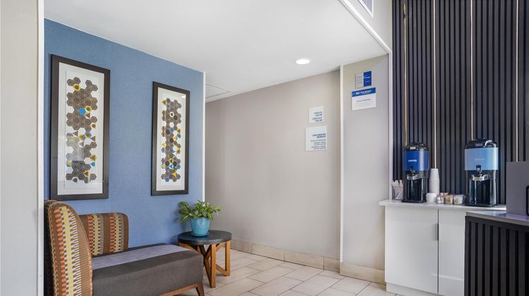 Best Western Roslyn-Long Island Hotel Lobby