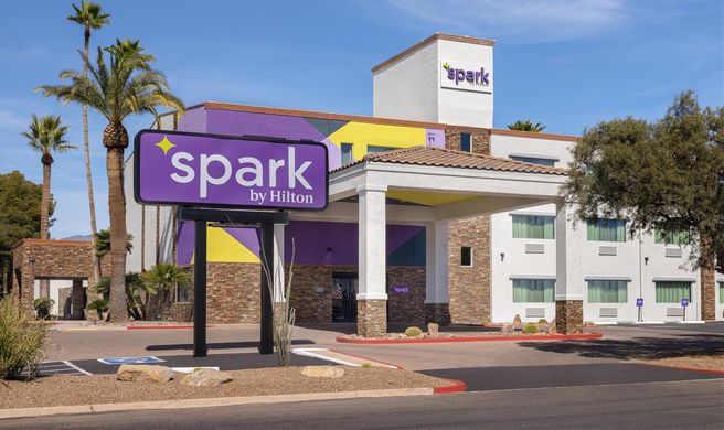 Spark by Hilton Tucson Reid Park Exterior
