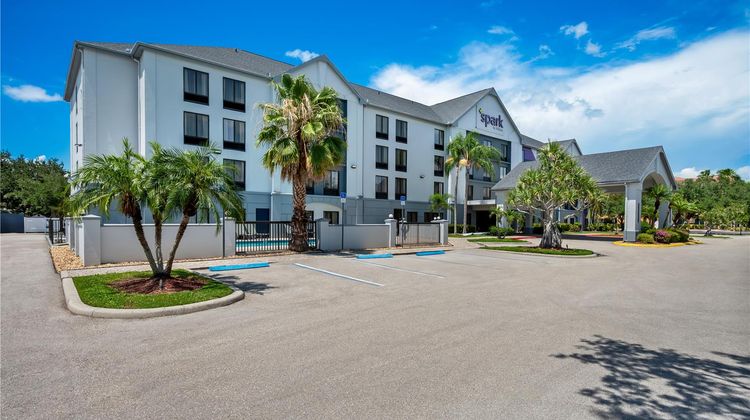 Spark by Hilton Fort Myers Exterior