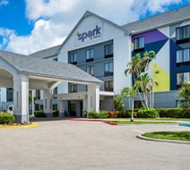 Spark by Hilton Fort Myers Exterior