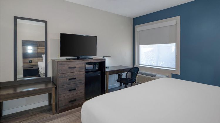 HOM Hotel Gainesville, SureStay Collecti Room