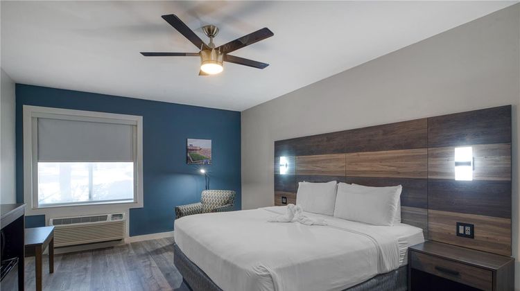 HOM Hotel Gainesville, SureStay Collecti Room