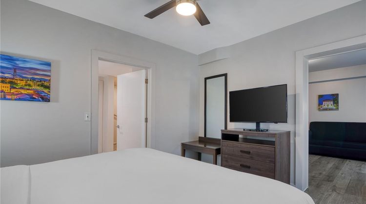 HOM Hotel Gainesville, SureStay Collecti Room