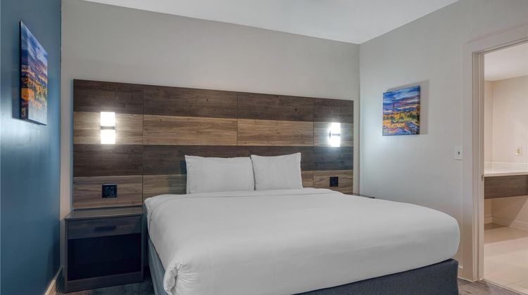 HOM Hotel Gainesville, SureStay Collecti Room