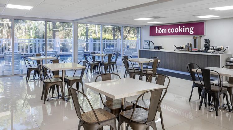 HOM Hotel Gainesville, SureStay Collecti Restaurant