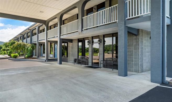 Quality Inn Exterior
