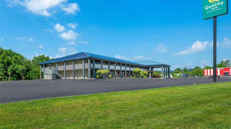 Quality Inn Exterior