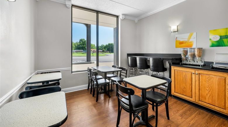 <b>Quality Inn Restaurant</b>. Images powered by <a href="https://iceportal.shijigroup.com/" title="IcePortal" target="_blank">IcePortal</a>.