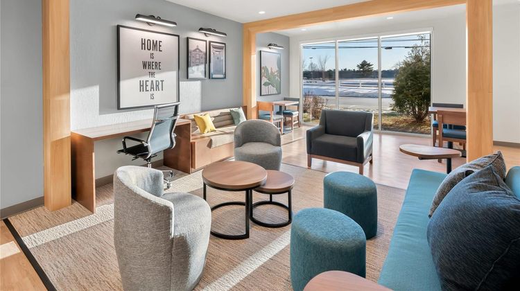 Everhome Suites Portsmouth - Newington Lobby