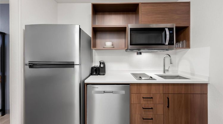 Everhome Suites Portsmouth - Newington Suite