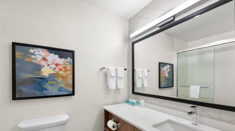 Everhome Suites Portsmouth - Newington Room