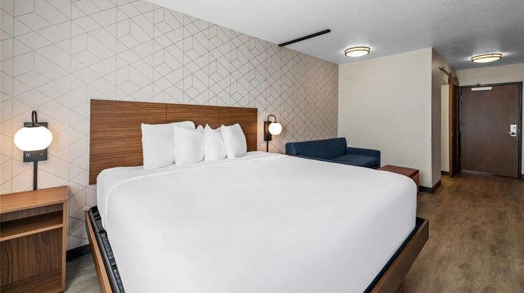 Everhome Suites Rochester Greece Room