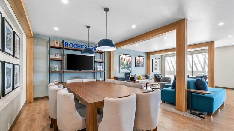 <b>Everhome Suites Rochester Greece Lobby</b>. Images powered by <a href="https://iceportal.shijigroup.com/" title="IcePortal" target="_blank">IcePortal</a>.