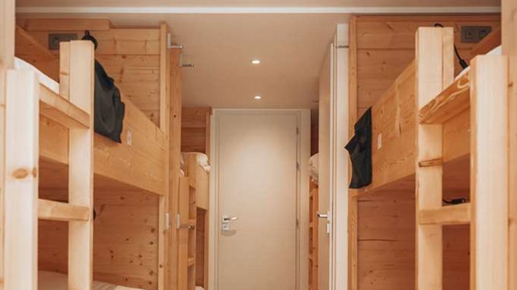 Arveyron Hotel Room