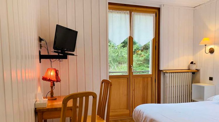 Arveyron Hotel Room