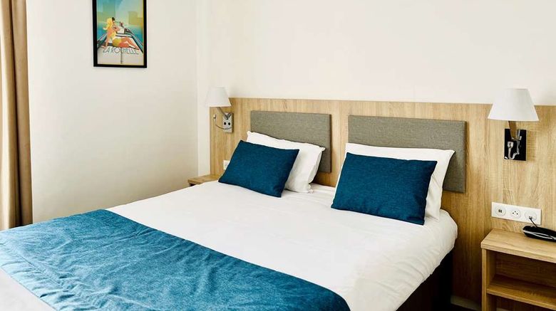 <b>Hotel D'Orbigny Room</b>. Images powered by <a href="https://iceportal.shijigroup.com/" title="IcePortal" target="_blank">IcePortal</a>.