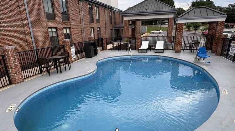 Best Western Spartanburg I-26 Pool