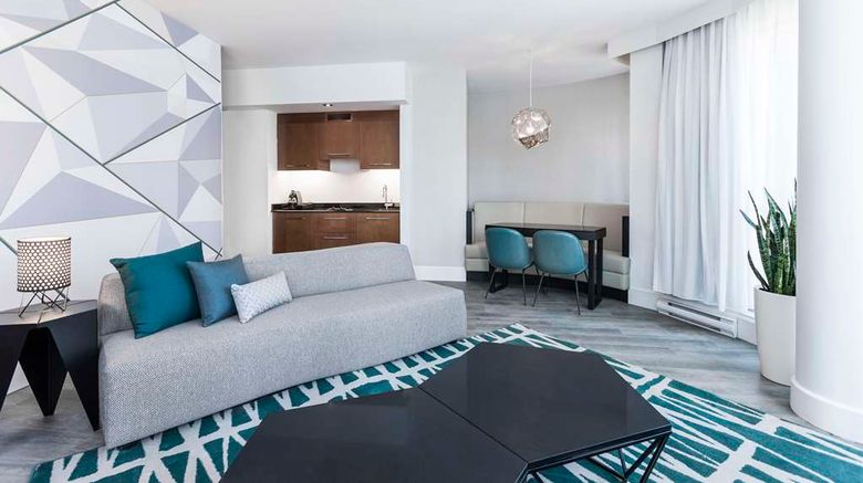 <b>Warwick Le Crystal Montreal Suite</b>. Images powered by <a href="https://iceportal.shijigroup.com/" title="IcePortal" target="_blank">IcePortal</a>.