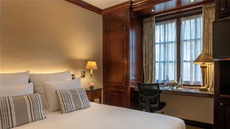 Warwick Brussels Room