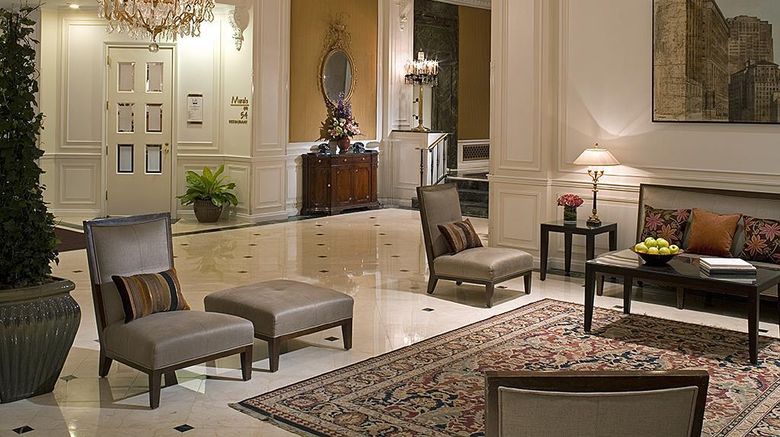 <b>Warwick New York Hotel Lobby</b>. Images powered by <a href="https://iceportal.shijigroup.com/" title="IcePortal" target="_blank">IcePortal</a>.