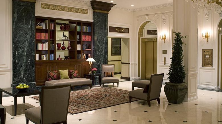 <b>Warwick New York Hotel Lobby</b>. Images powered by <a href="https://iceportal.shijigroup.com/" title="IcePortal" target="_blank">IcePortal</a>.