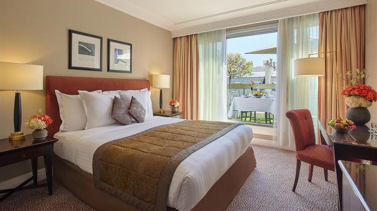Warwick Paris Room