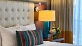 <b>Warwick Seattle Hotel Suite</b>. Images powered by <a href="https://iceportal.shijigroup.com/" title="IcePortal" target="_blank">IcePortal</a>.
