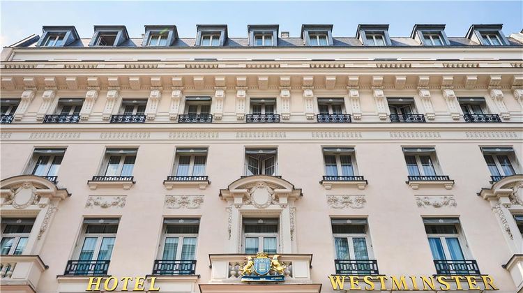 Hotel Westminster Exterior