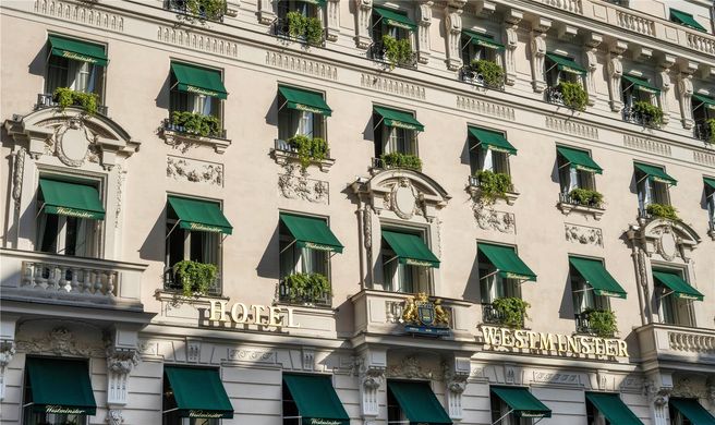 Hotel Westminster Exterior