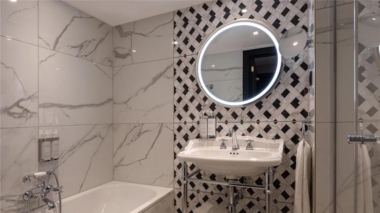 Hotel Barsey by Warwick Room