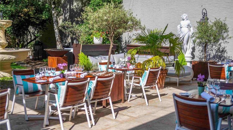 Hotel Barsey by Warwick Restaurant
