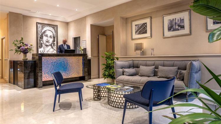 Warwick Reine Astrid - Lyon Lobby