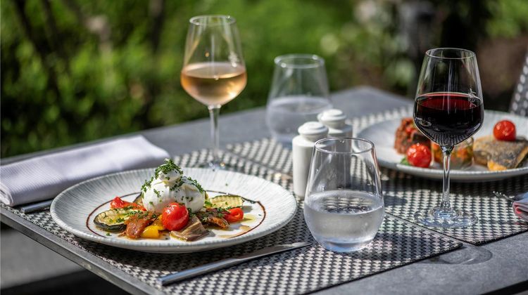 Warwick Reine Astrid - Lyon Restaurant