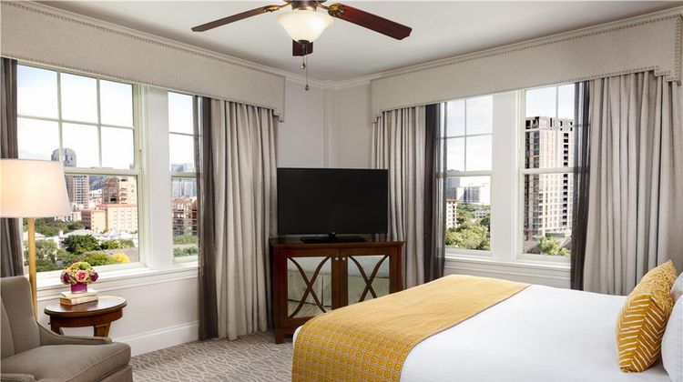 Warwick Melrose - Dallas Suite