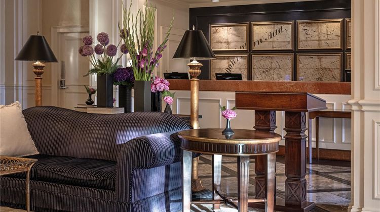 Warwick Melrose - Dallas Lobby