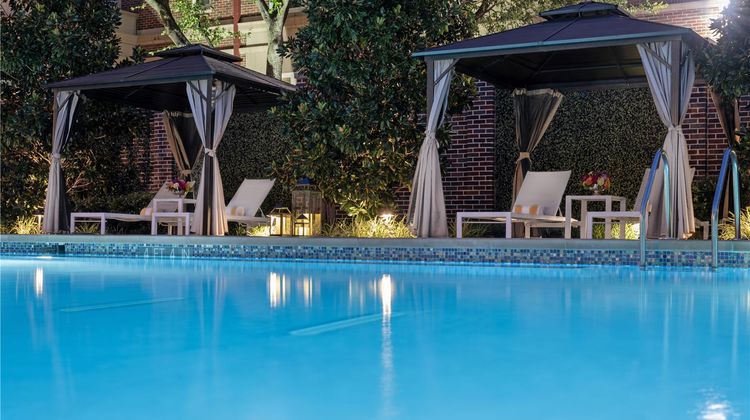 Warwick Melrose - Dallas Pool