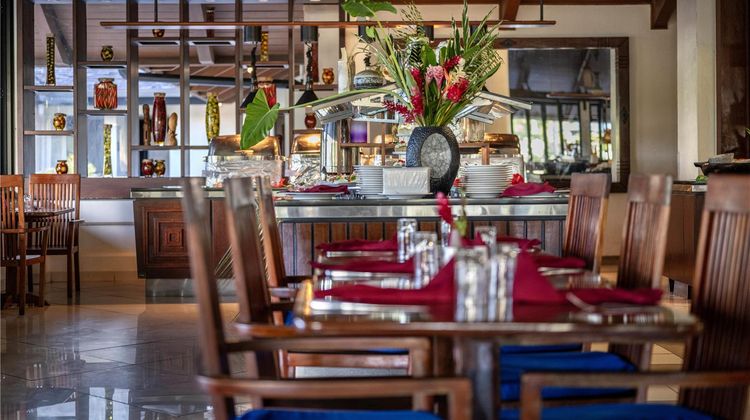 Warwick Le Lagon Resort & Spa Restaurant