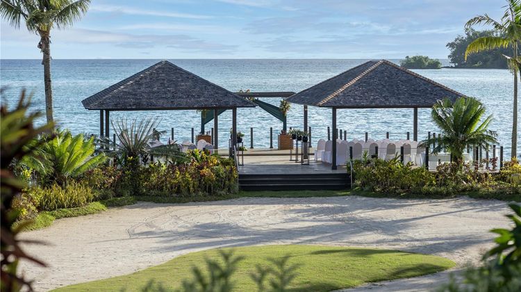 Warwick Le Lagon Resort & Spa Exterior